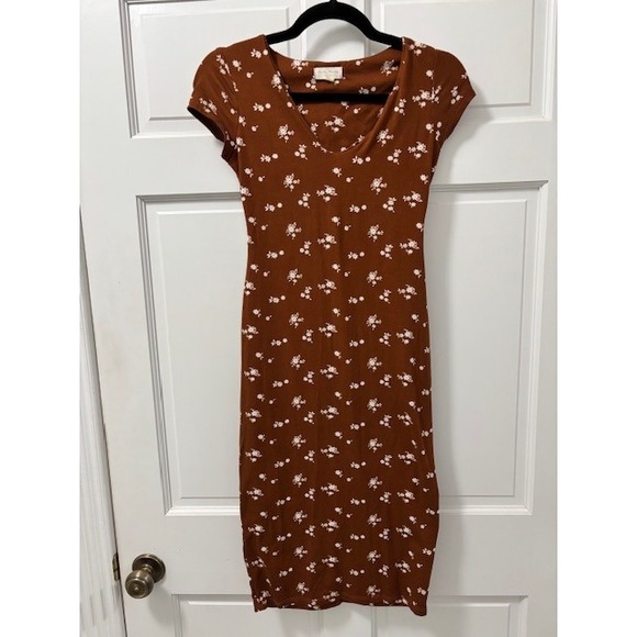 See You Monday Dresses & Skirts - See You Monday Brown Floral Bodycon Midi Dress Short Sleeve Medium Casual